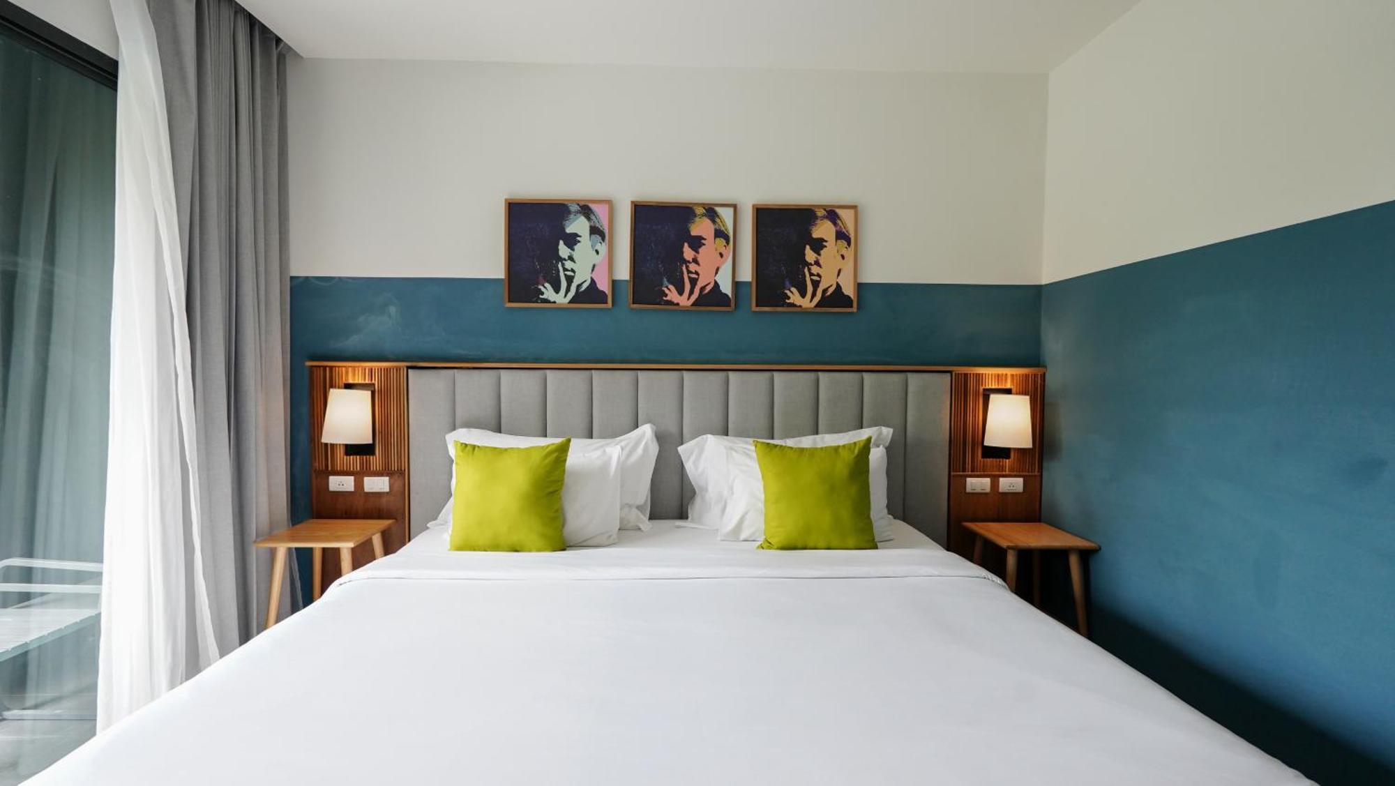 Chambre Double ou Lits Jumeaux Deluxe - Vue sur Piscine